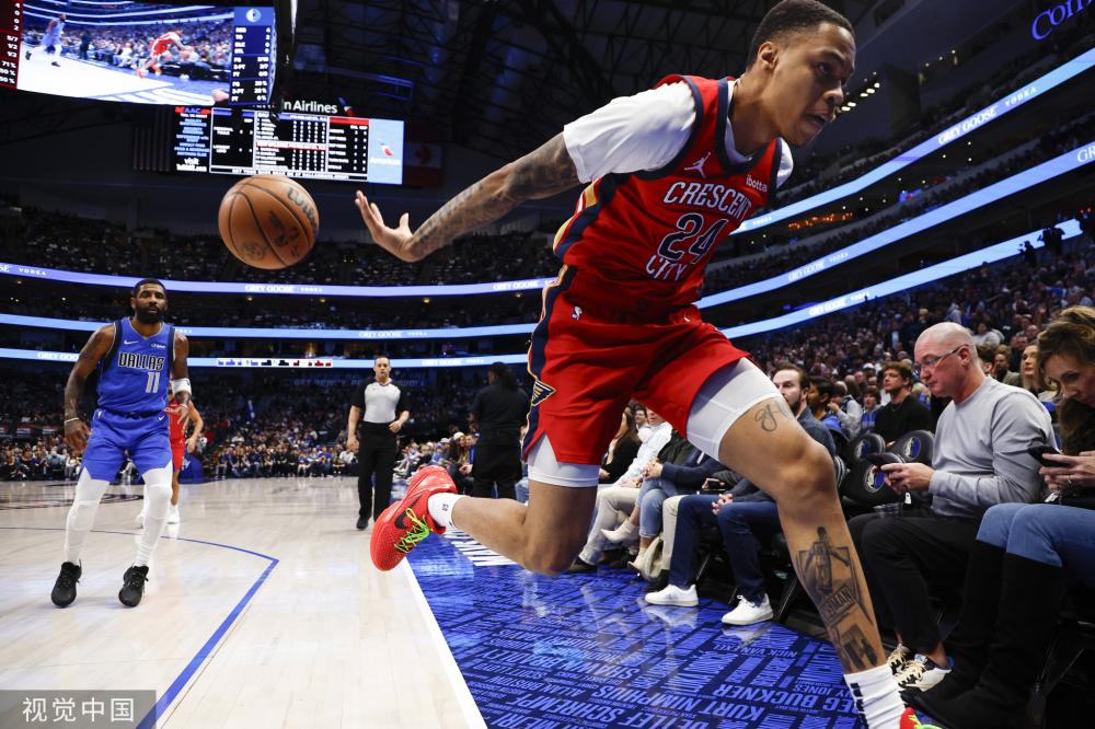 现出卓越的 现出卓越的